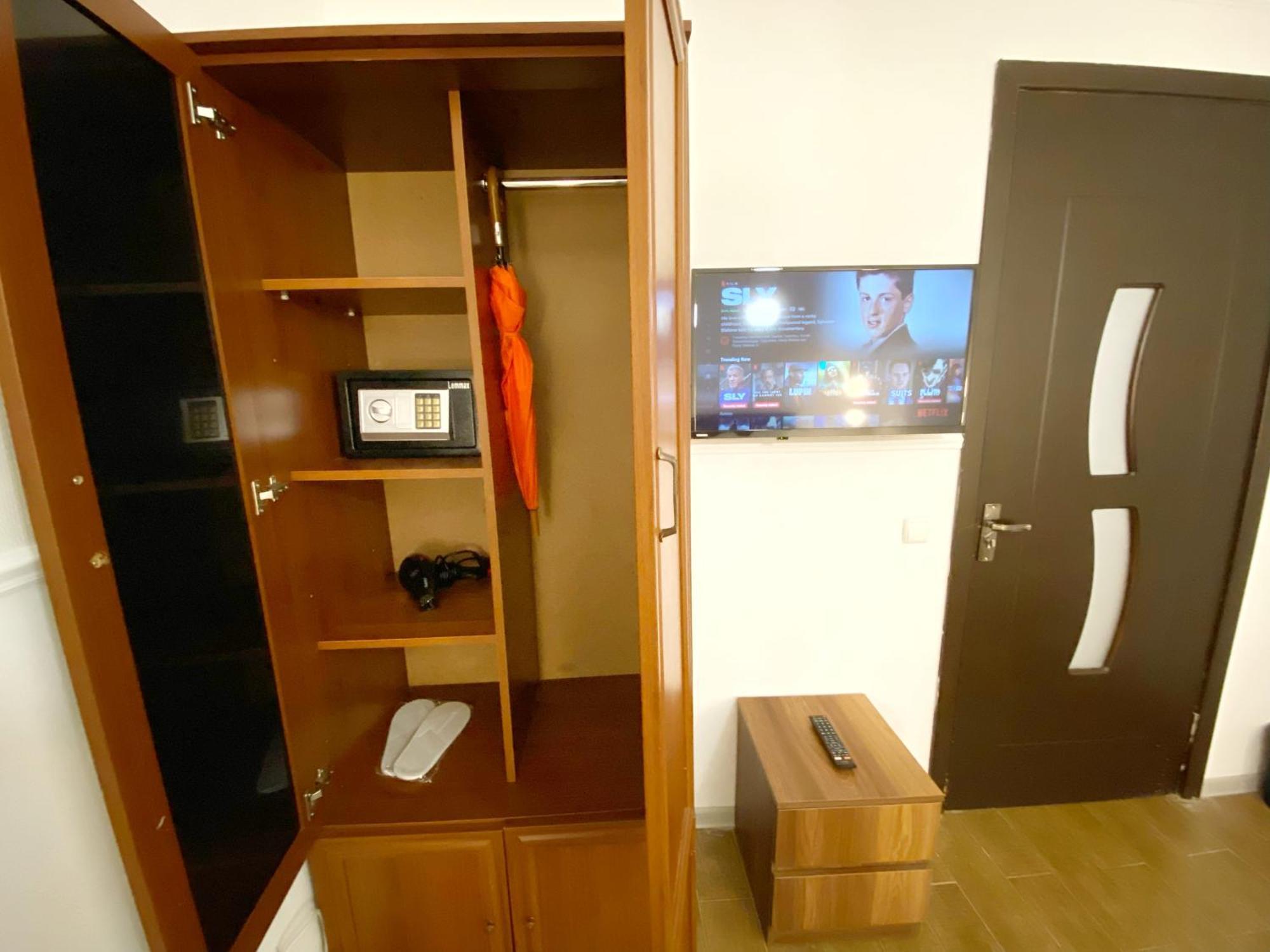 Hotel Orange Kutaisi Ngoại thất bức ảnh