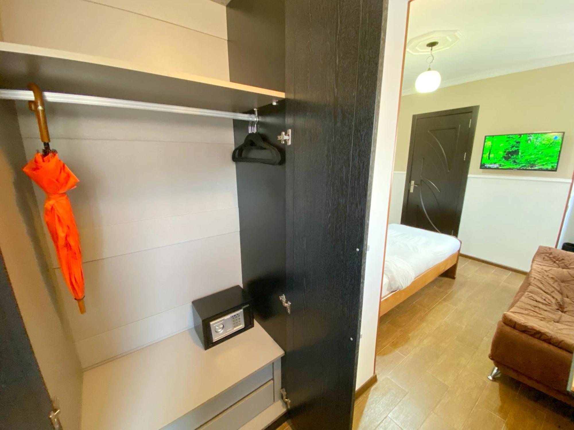 Hotel Orange Kutaisi Ngoại thất bức ảnh