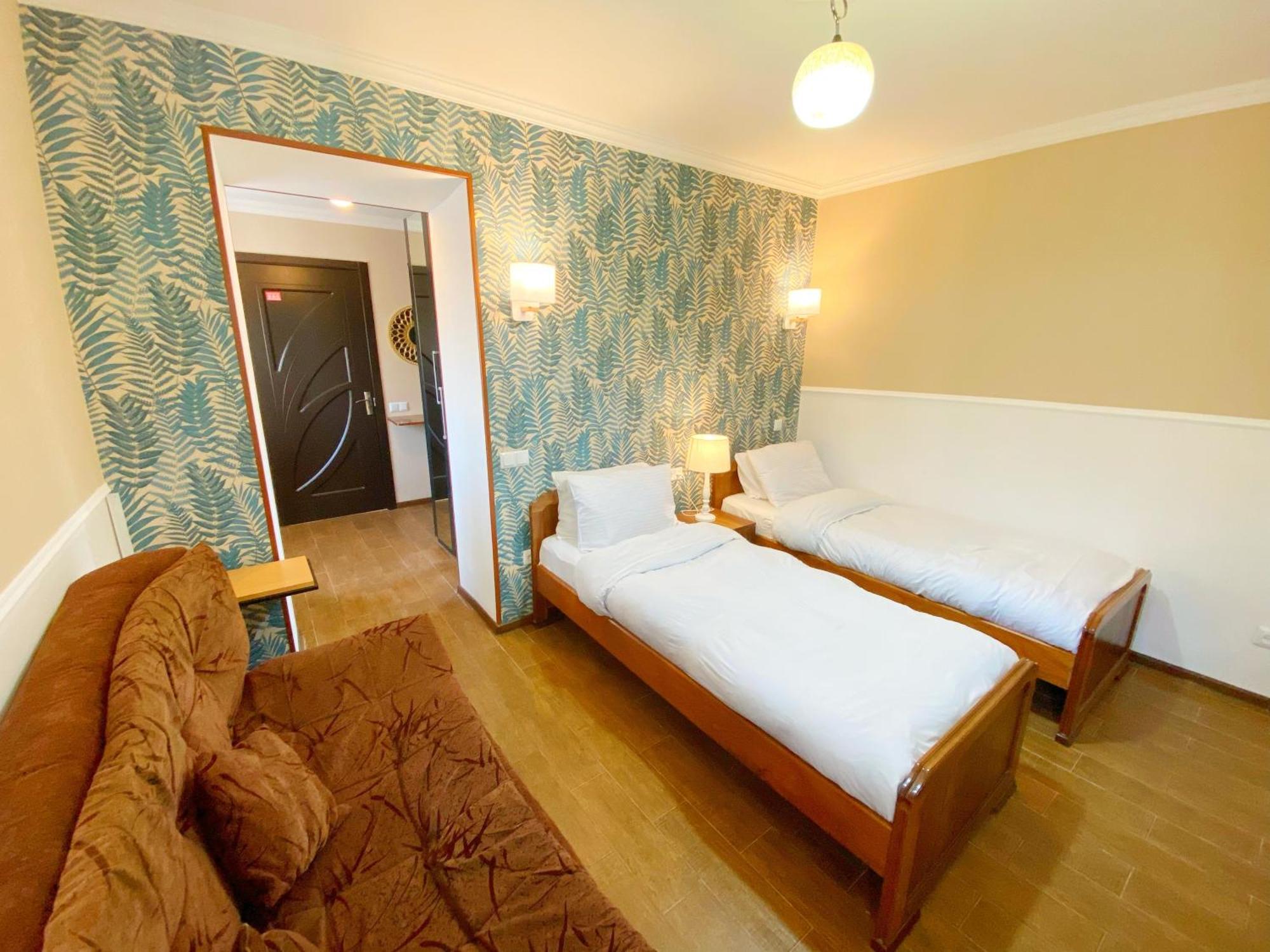 Hotel Orange Kutaisi Ngoại thất bức ảnh