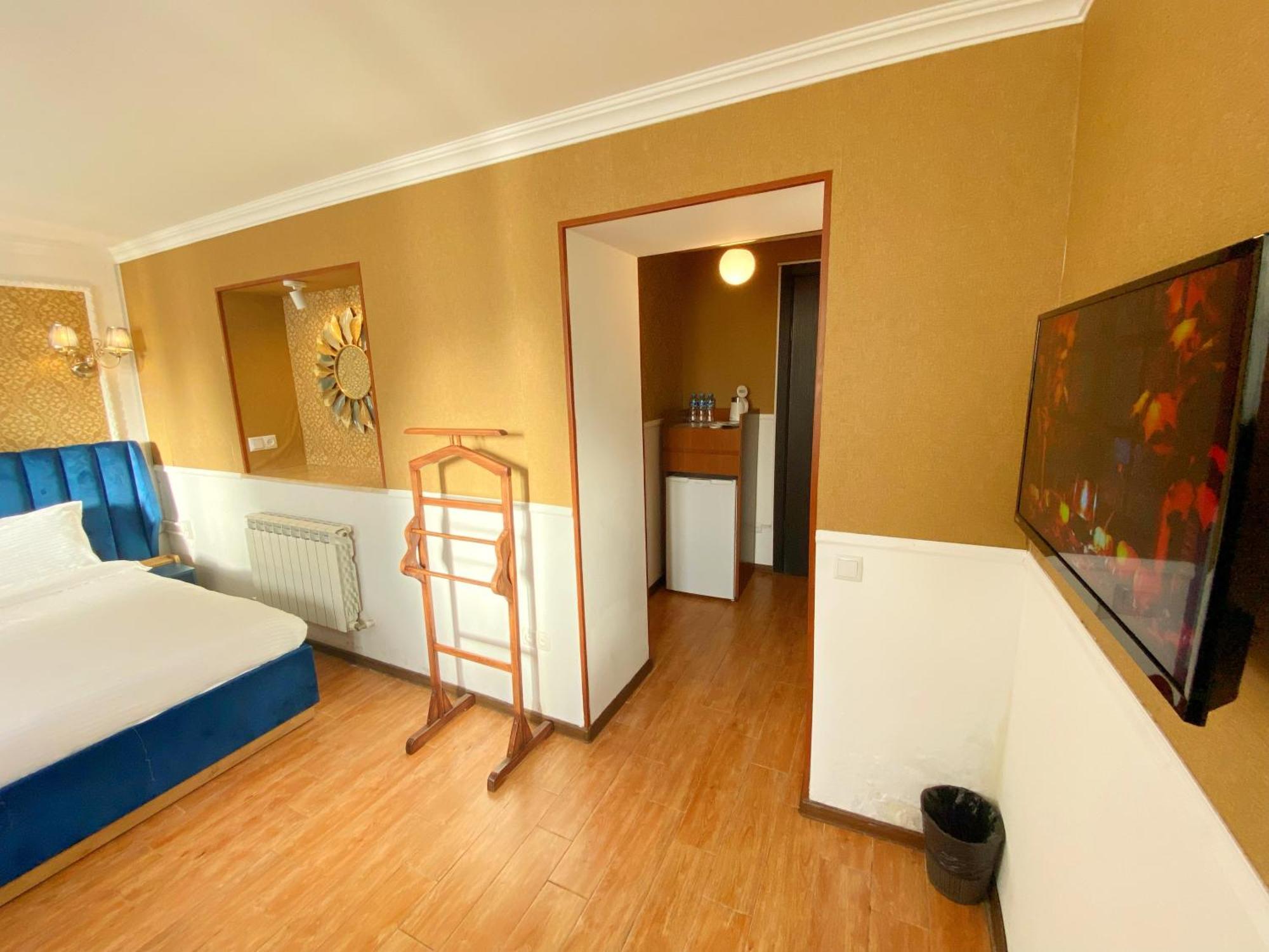 Hotel Orange Kutaisi Ngoại thất bức ảnh